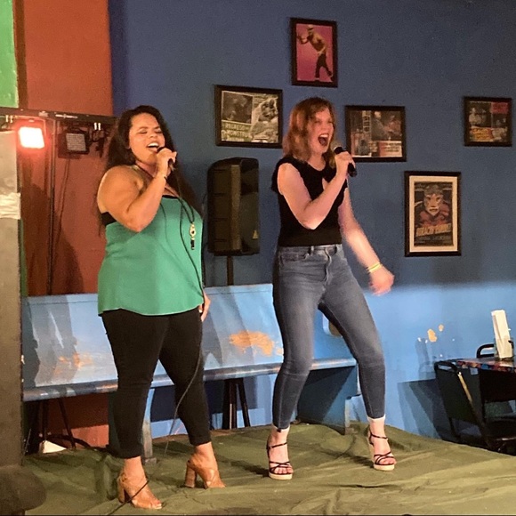 Meet your Posher, Amy! Hello! - Picture 2 of 3